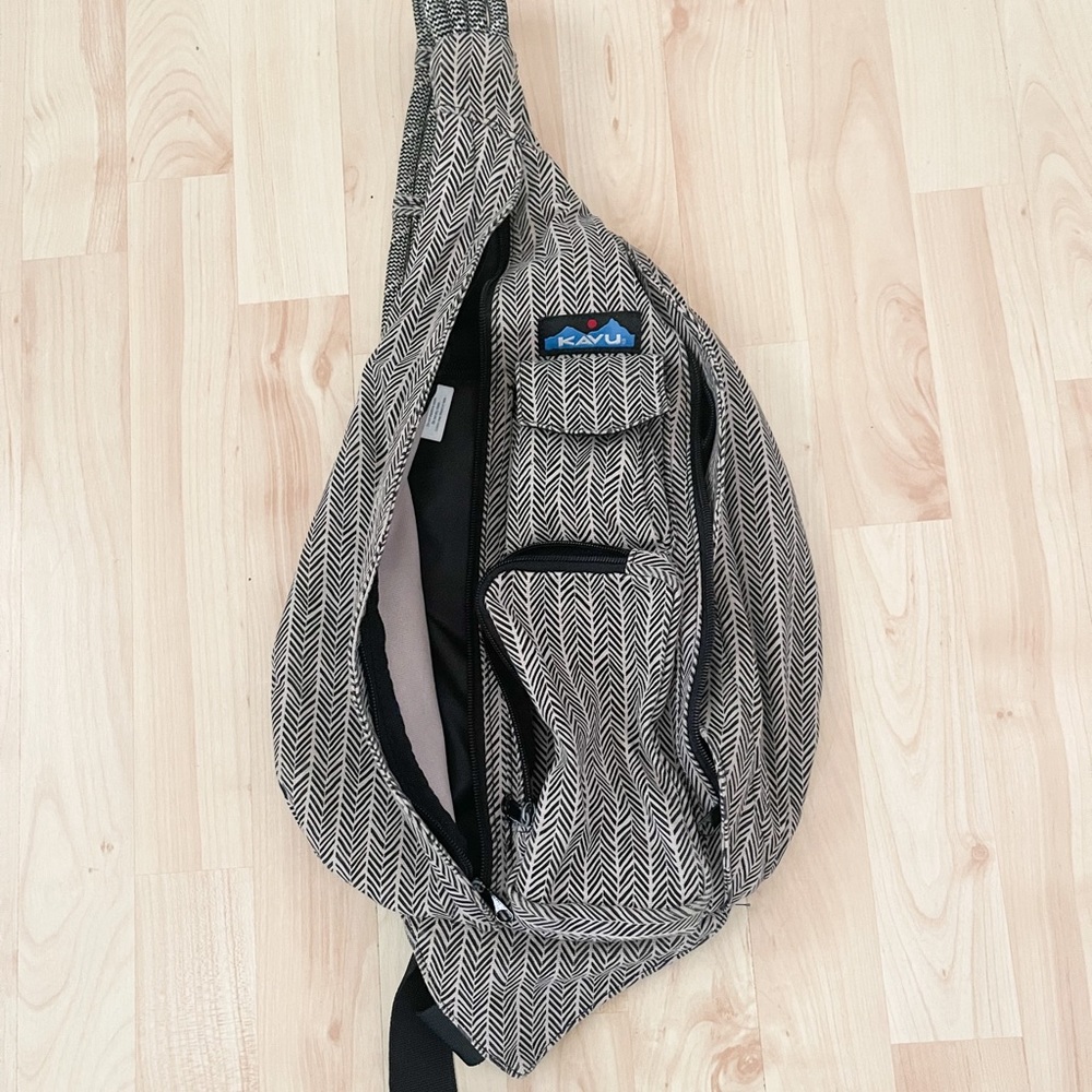 Kavu Bag ~ Black and White